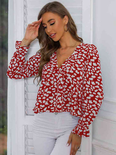 Printed V-Neck Flounce Sleeve BlousePattern type: Printed
Style: Fashion
Features: Basic style
Neckline: V-neck
Length: Regular
Sleeve length: Long sleeves
Sleeve type: Flounce sleeves
Sheer: Opaque
MaTops-Neck Flounce Sleeve Blouse